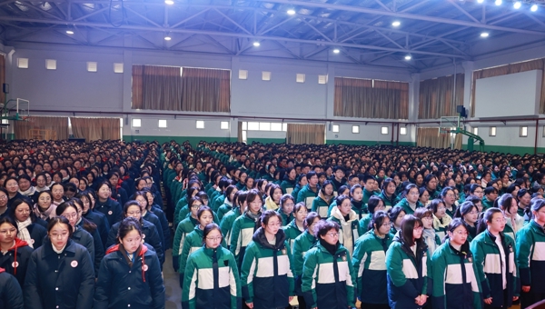 砥砺深耕 向新而行——海安市实验中学举行新学期开学典礼暨总结表彰大会